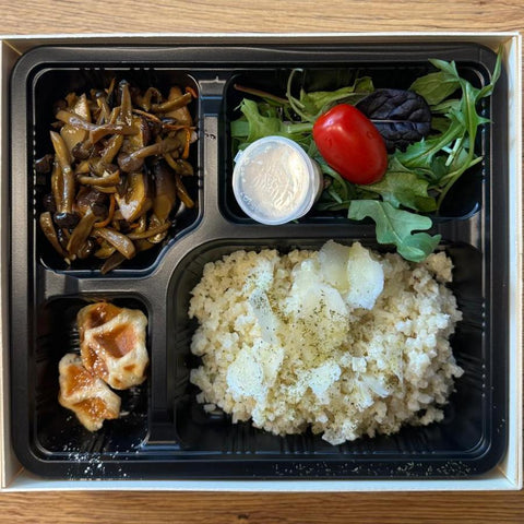 Asian fusion cuisine， 亞洲融合美食，Western fusion food, 西方融合菜, Kwun Tong restaurants, 觀塘餐廳, Boon Catering services, Boon餐飲服務, Japanese French fusion, 日式法式融合菜, Private party catering, 私人聚會餐飲, Event catering Hong Kong, 香港活動餐飲, Bento box delivery, 便當盒配送, Corporate event catering, 企業活動餐飲, Gourmet appetizers, 美味開胃菜, Salad and greens menu, 沙拉和蔬菜菜單, Pasta and rice dishes, 義大利麵和米飯, Dessert catering, 甜點餐飲, Canapés for events, 活動小吃, Restaurant -Boon Cuisine