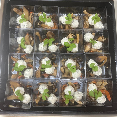 Asian fusion cuisine， 亞洲融合美食，Western fusion food, 西方融合菜, Kwun Tong restaurants, 觀塘餐廳, Boon Catering services, Boon餐飲服務, Japanese French fusion, 日式法式融合菜, Private party catering, 私人聚會餐飲, Event catering Hong Kong, 香港活動餐飲, Bento box delivery, 便當盒配送, Corporate event catering, 企業活動餐飲, Gourmet appetizers, 美味開胃菜, Salad and greens menu, 沙拉和蔬菜菜單, Pasta and rice dishes, 義大利麵和米飯, Dessert catering, 甜點餐飲, Canapés for events, 活動小吃, Restaurant -Boon Cuisine